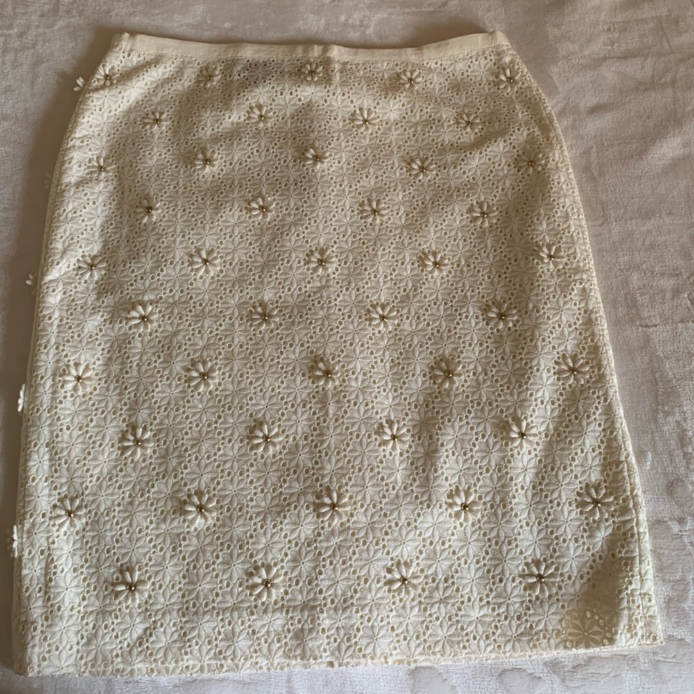 Talbots beige skirt with flower details